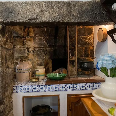 Casa Da Agua Quente - Al بيت للعطل *